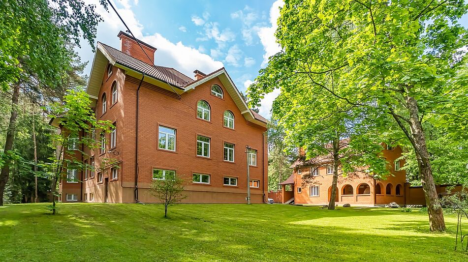 Загородная усадьба в Троицком