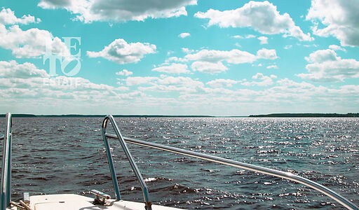 Участок у воды в поселке Нефтино