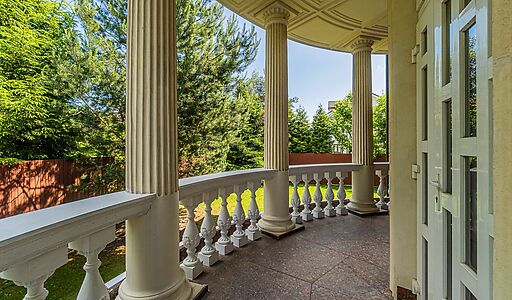 Усадьба в поселке Новосельцево