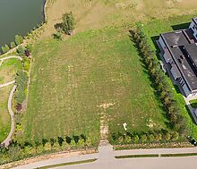 Участок на озере в гольф Пестово