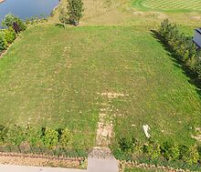 Участок на озере в гольф Пестово