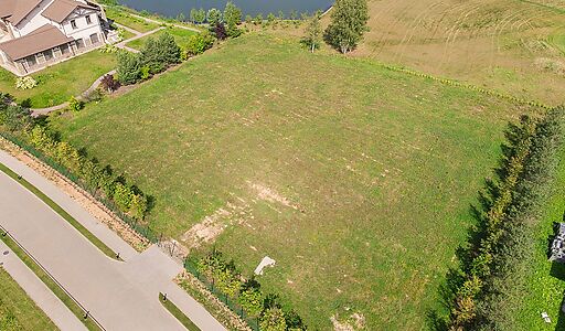 Участок на озере в гольф Пестово