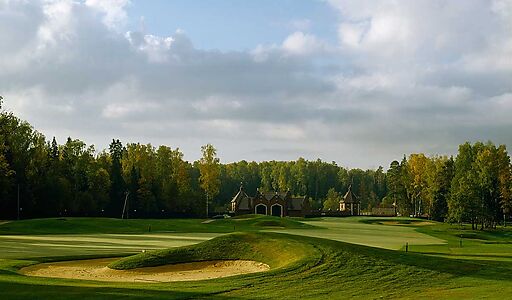 Участок на озере в гольф Пестово