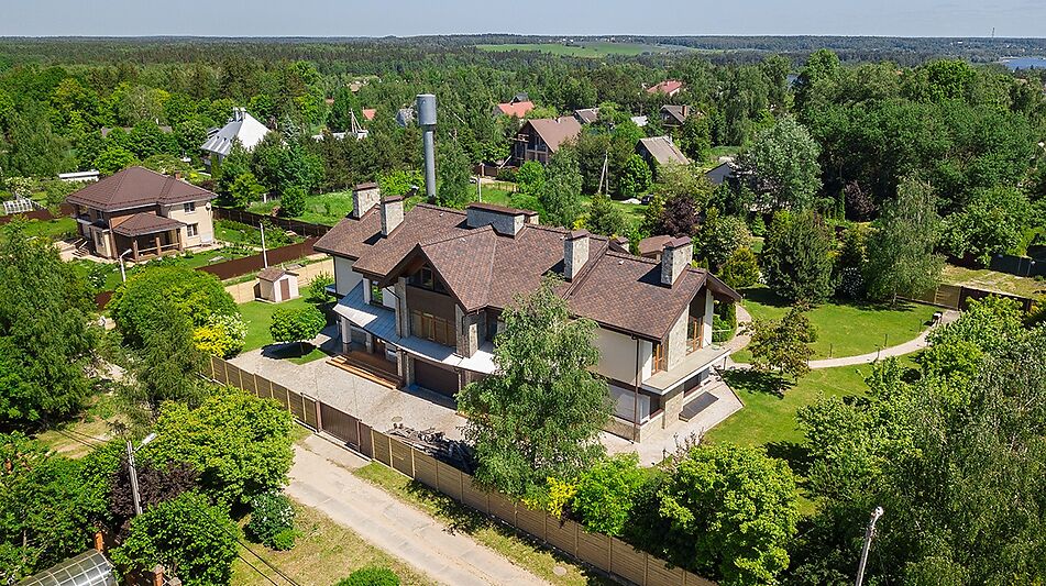 Дом в поселке Большая Черная