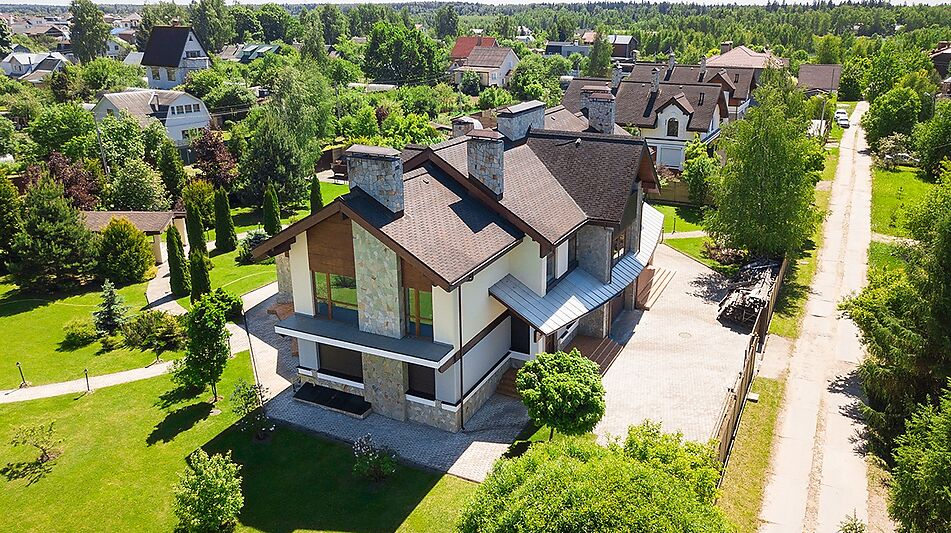 Дом в поселке Большая Черная