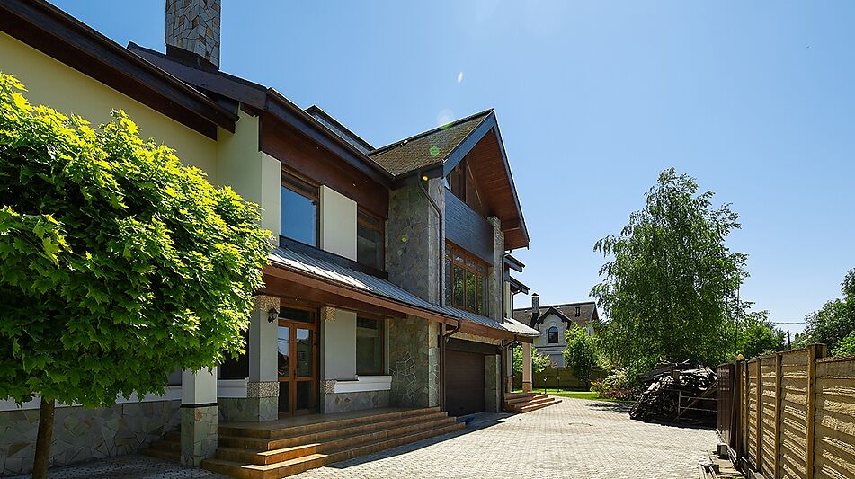 Дом в поселке Большая Черная