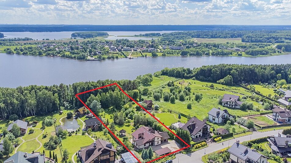 Дом у воды в КП Пестовская Гавань