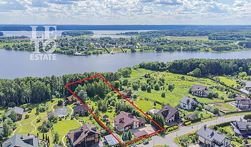 Дом у воды в КП Пестовская Гавань