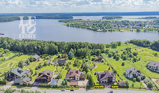 Дом у воды в КП Пестовская Гавань
