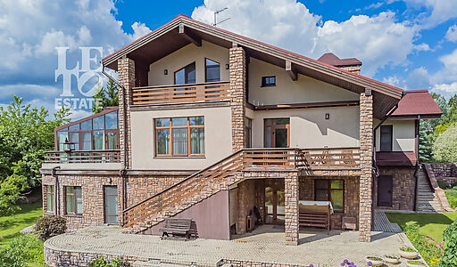 Дом у воды в КП Пестовская Гавань