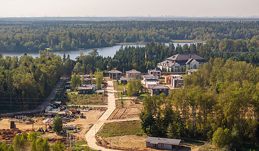 Живописный участок в КП Реки