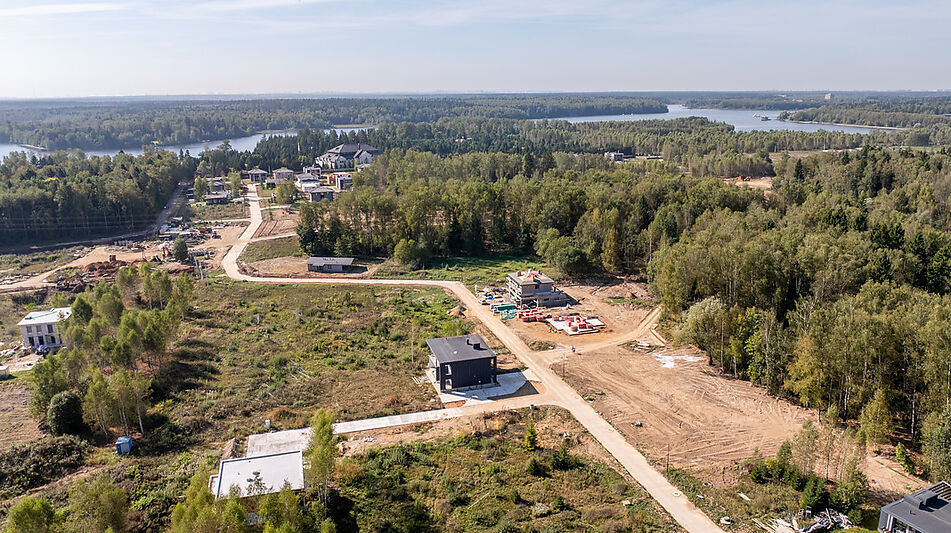 Живописный участок в КП Реки