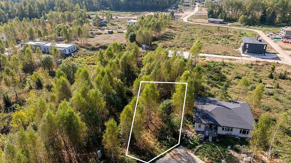 Живописный участок в КП Реки