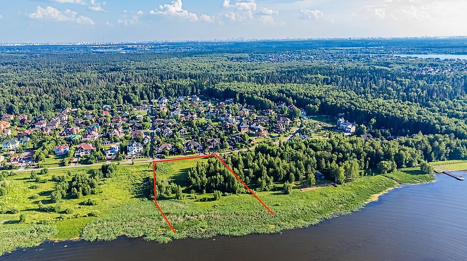 Участок в КП Пяловский