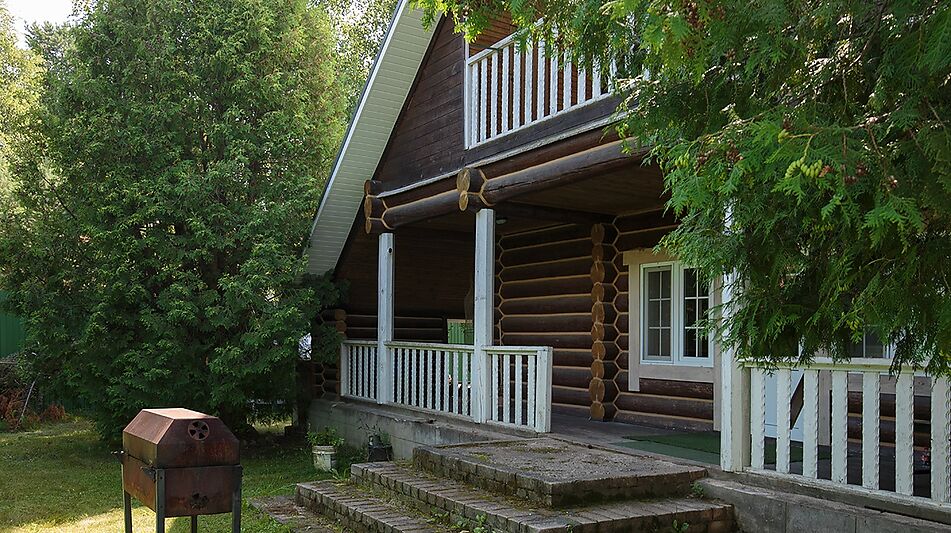 Дом на берегу Рыбинского водохранилища