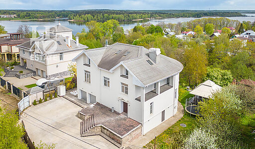 Дом в п Большая Черная