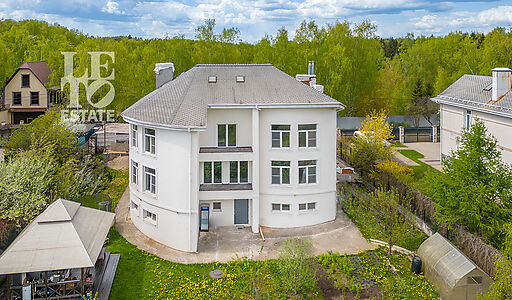 Дом в п Большая Черная