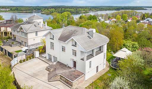 Дом в п Большая Черная