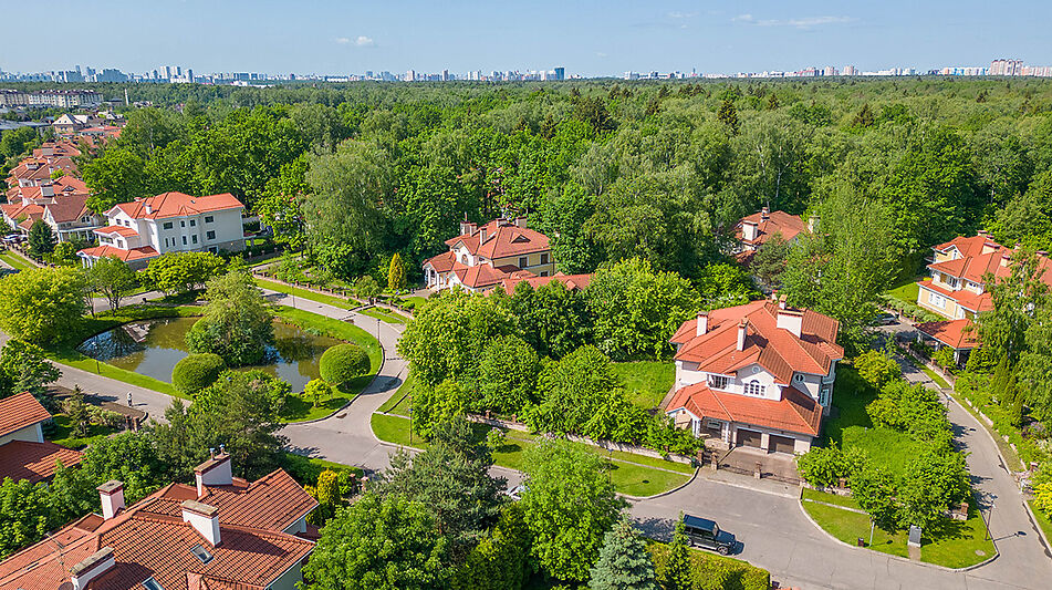 Вилла у озера в КП Новый Свет