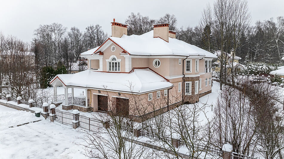 Вилла у озера в КП Новый Свет
