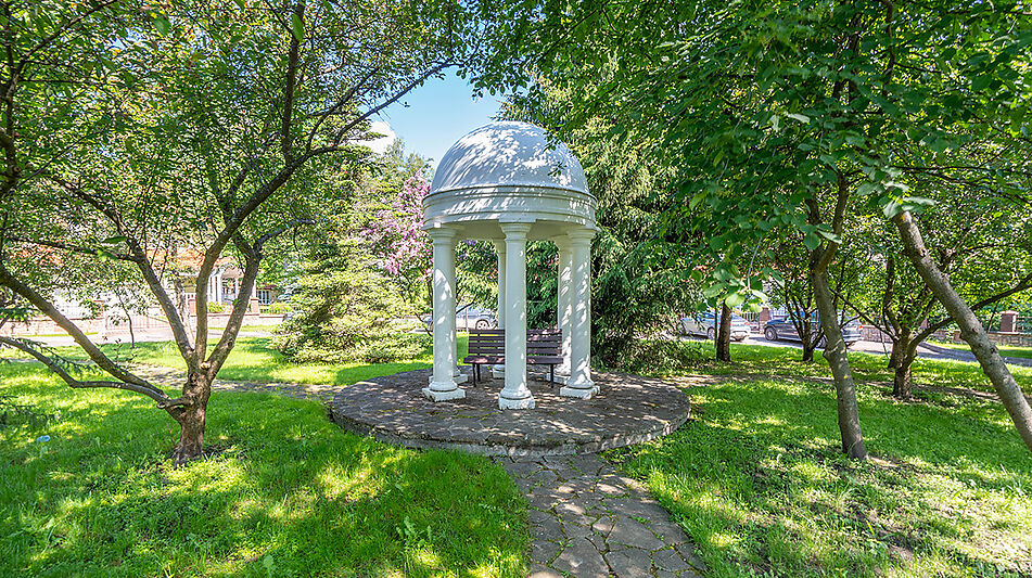 Вилла у озера в КП Новый Свет