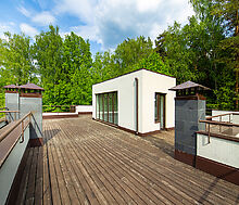 Великолепный дом в лесу в поселке Форест Стоун