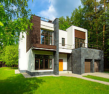 Великолепный дом в лесу в поселке Форест Стоун