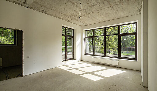 Великолепный дом в лесу в поселке Форест Стоун