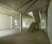 Великолепный дом в лесу в поселке Форест Стоун