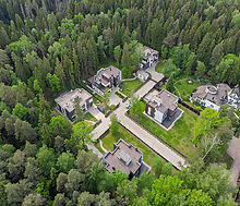 Великолепный дом в лесу в поселке Форест Стоун