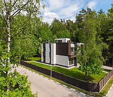 Великолепный дом в лесу в поселке Форест Стоун