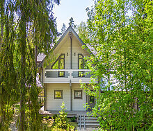 Дом в аренду у воды в лесу