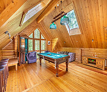 Дом в аренду у воды в лесу