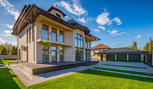 Дом в поселке Знаменское поле