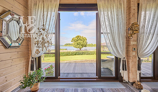 Дом на берегу Волги в Макарьево