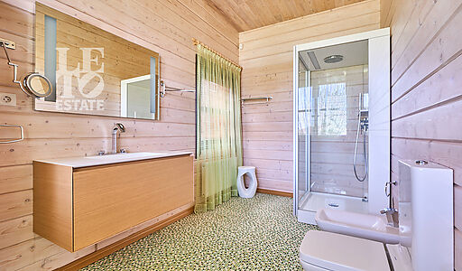 Дом на берегу Волги в Макарьево