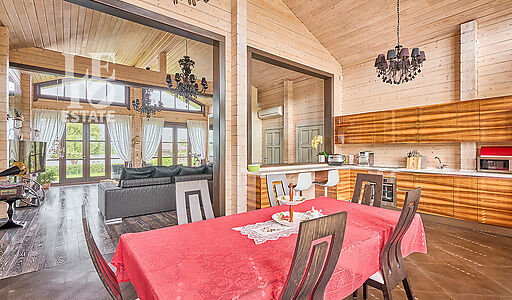 Дом на берегу Волги в Макарьево