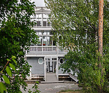 Плавучий ресторан на воде