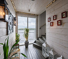 Плавучий ресторан на воде