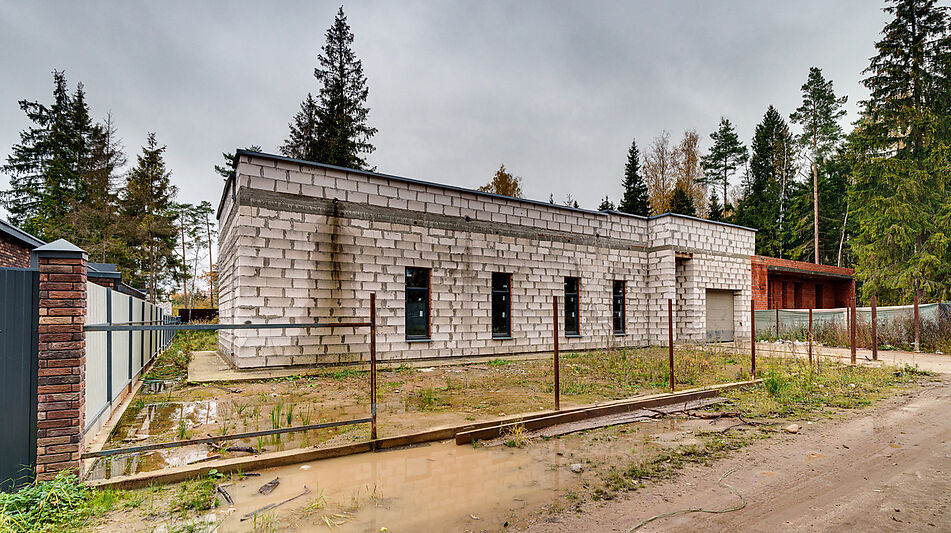 Дом без отделки в поселке Топаз