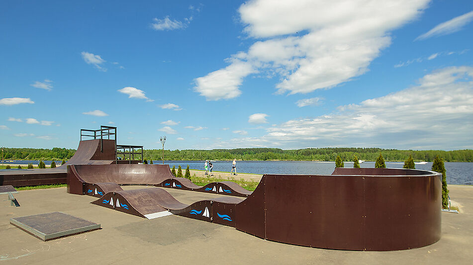 Дом с видом на озеро в Пестово