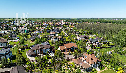 Дом с видом на озеро в Пестово