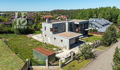 Дом с видом на озеро в Пестово