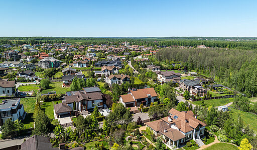 Дом с видом на озеро в Пестово