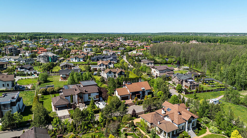 Дом с видом на озеро в Пестово