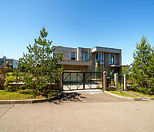 Дом с видом на озеро в Пестово