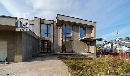 Дом с видом на озеро в Пестово