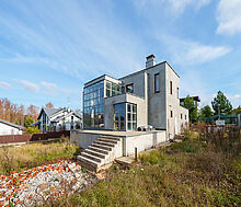 Дом с видом на озеро в Пестово