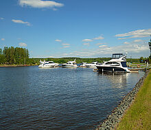Дом с видом на озеро в Пестово