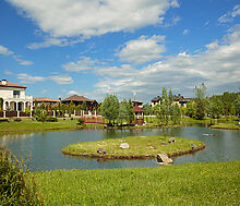 Дом с видом на озеро в Пестово